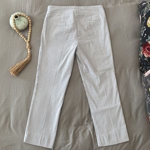 BLUE AND WHITE STRIPED CROP PANTS